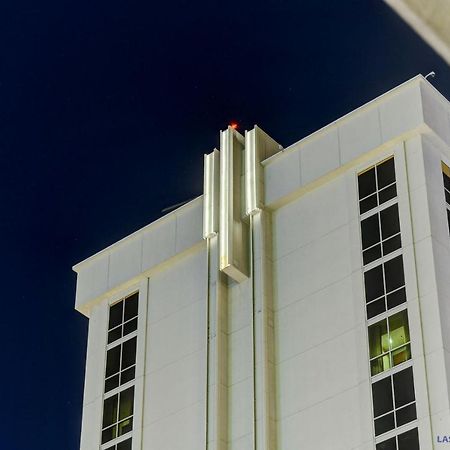 Mgm Signature-22-707 F1 Track & Strip View Balcony Лас Вегас Екстериор снимка